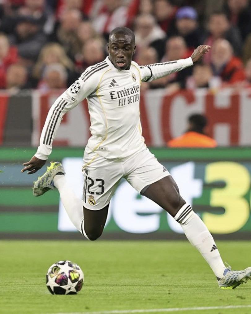 𝐁𝐑𝐄𝐀𝐊𝐈𝐍𝐆: Mendy Faces Lengthy Injury Layoff