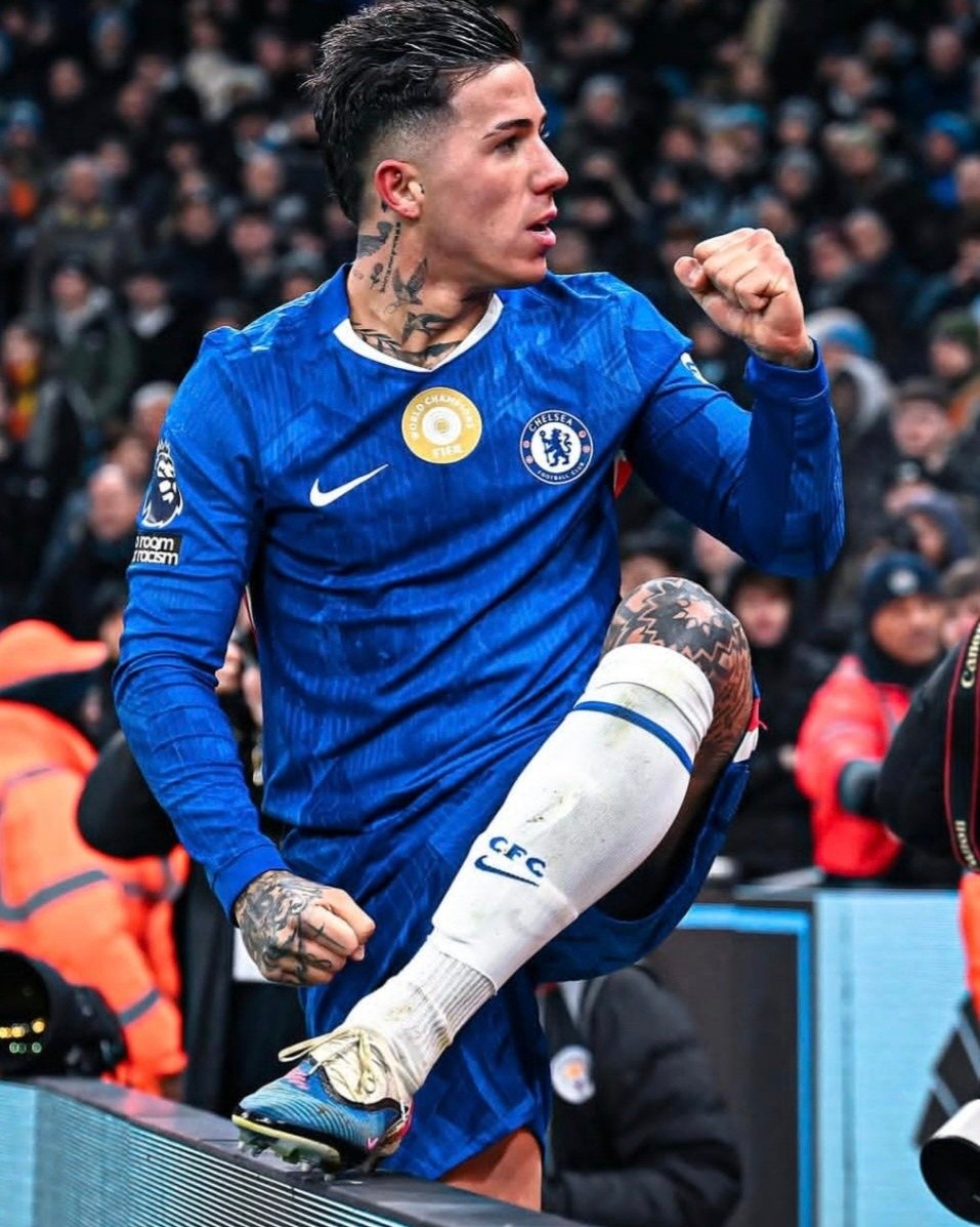 Breaking: Enzo Fernández's Agent in Contact With Real Madrid as Chelsea Star Pushes for Bernabéu Move