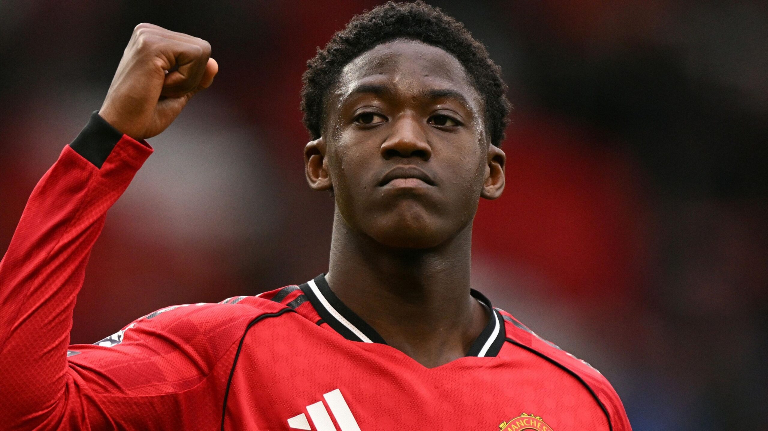 𝐁𝐑𝐄𝐀𝐊𝐈𝐍𝐆: Mainoo Set for Massive Pay Rise at Manchester United 