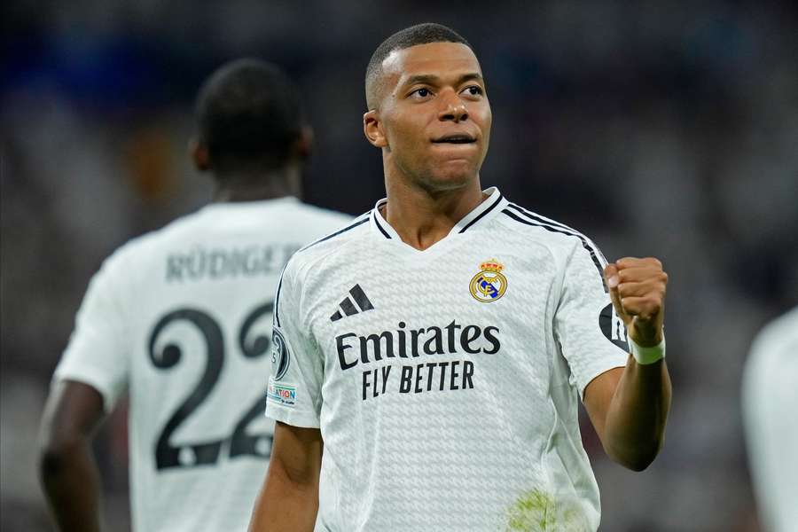 𝐁𝐑𝐄𝐀𝐊𝐈𝐍𝐆: Mbappé Reports Spark Controversy at Real Madrid 